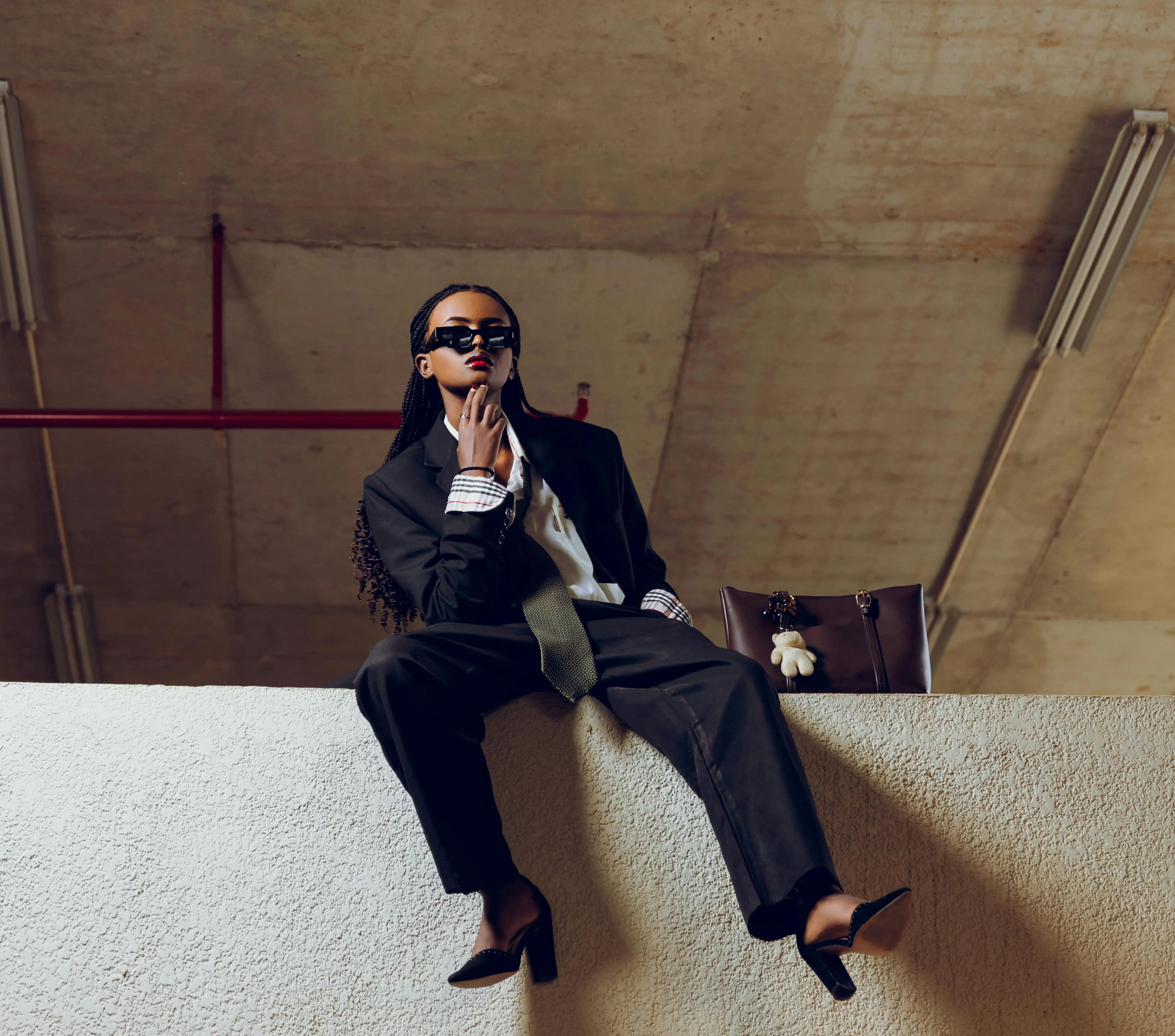 Clavier d'ordinateur avec une paire de lunettes